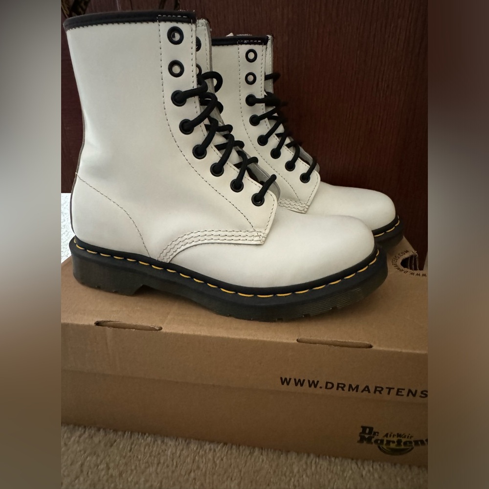 New in box- Dr. Martens 
1460 SMOOTH LEATHER LACE UP BOOTS